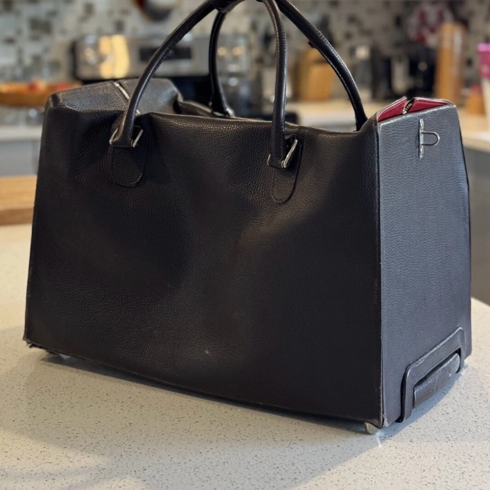 Elegant Black Leather Men's Bag